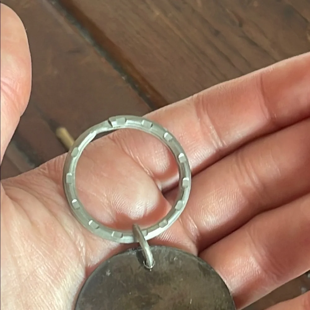 1982 E.T. Universal Studios vintage keychain